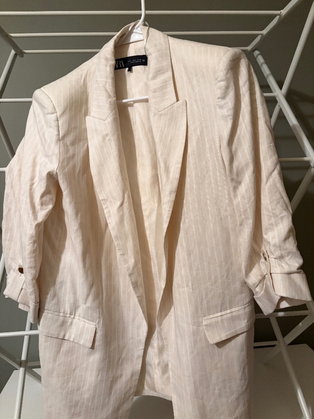 Zara white blazar